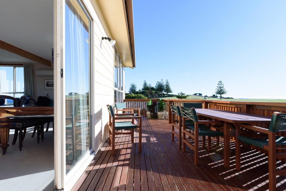 Old-School Charm Meets Beachside Bliss House in Low Head