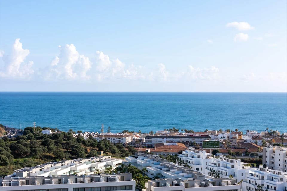 Modern 4-Bedroom Townhouse in Cala Serena Village Walk to the Beach Golf House in Costa del Sol