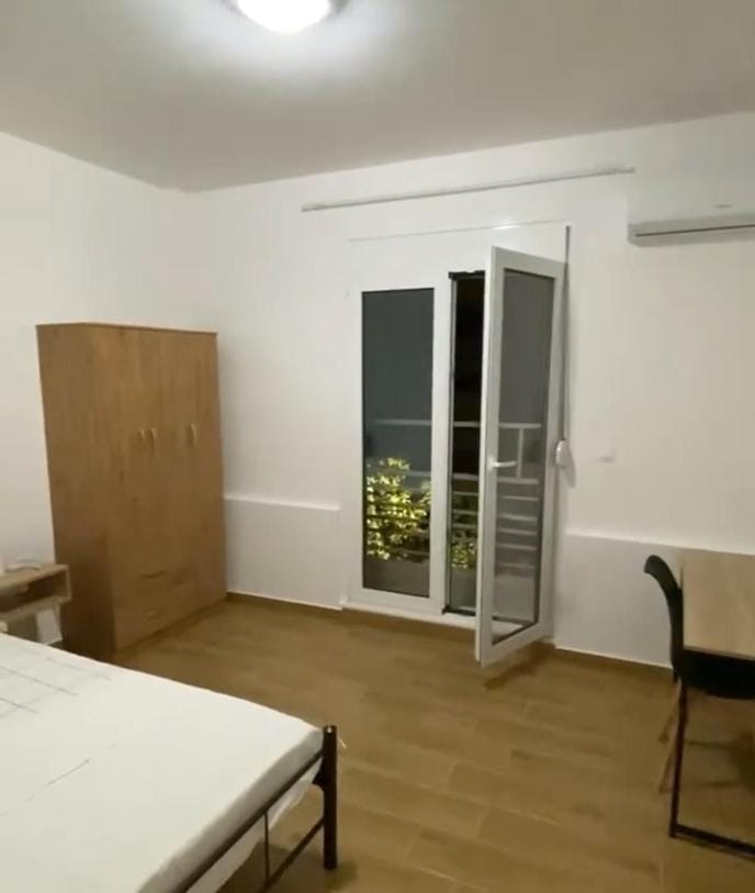 Bed, Bedroom, wardrobe, air conditioner