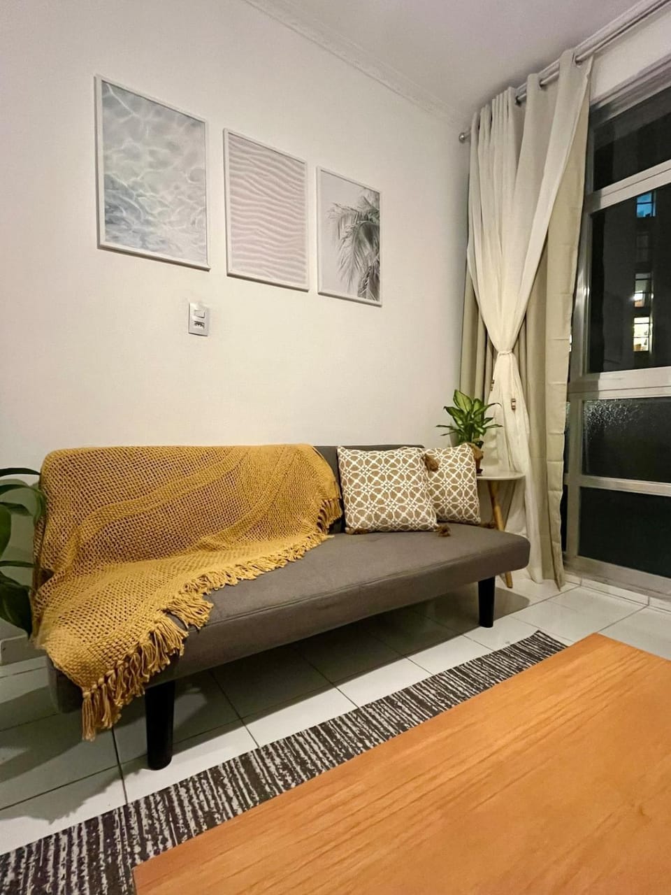 Bed, Living room, Seating area