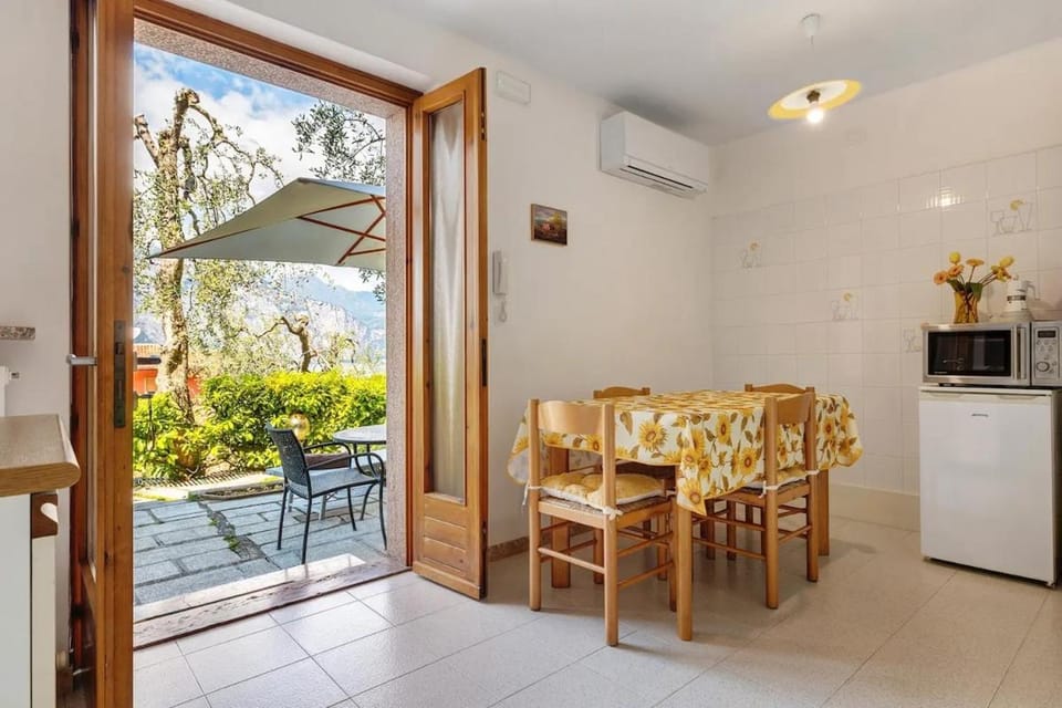 Lake Garda Apartment - Panorama Apartment in Brenzone sul Garda