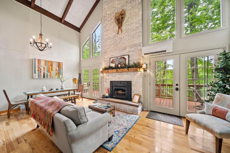 Fern Leaf Lodge House in Beech Mountain