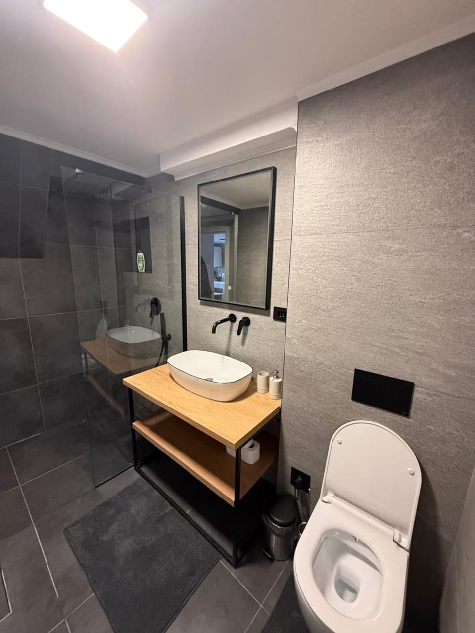 Shower, Toilet, Bathroom