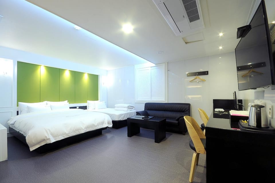 Photo of the whole room