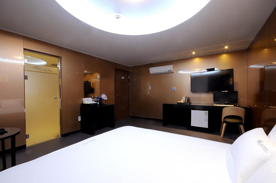 Photo of the whole room