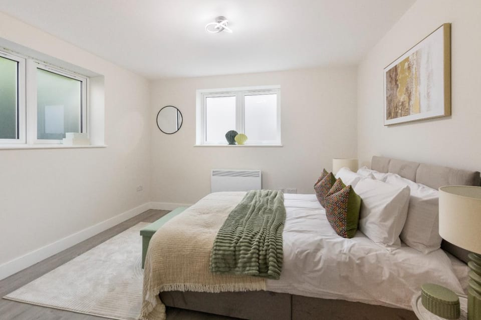 Peaceful London Stay 2BR Walkable Locale Apartment in London Borough of Camden