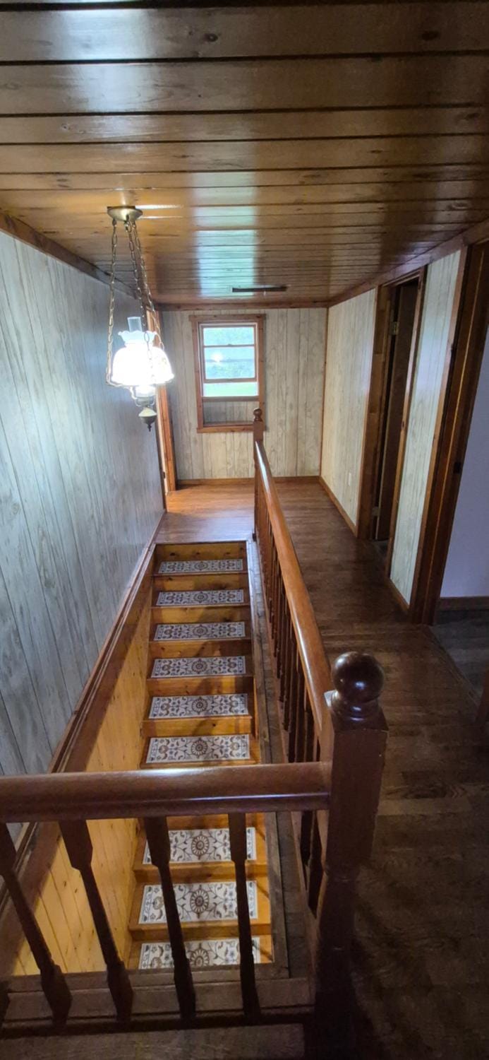 Charming 3-BR Riverside country farmhouse Retreat Huge Yard & Fire Pit House in Pennsylvania