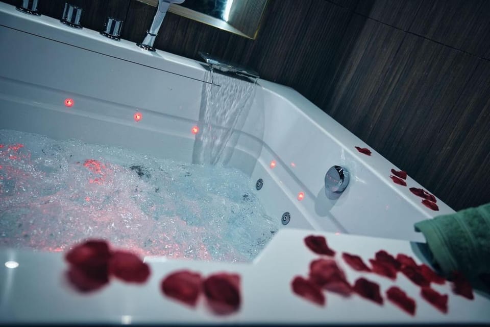 Hot Tub, Bathroom, Bath