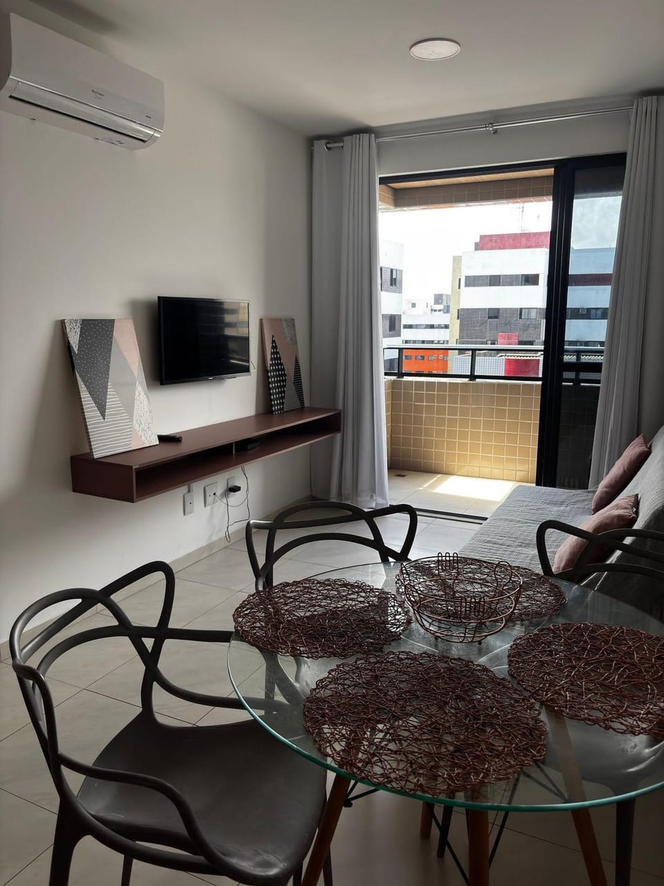 Edf. Moscato | Apto quarto e sala com varanda Apartment in Maceió