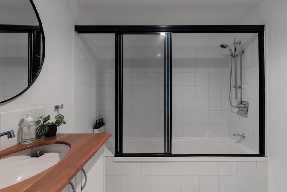 City Retreat with Parking Apartment in Launceston