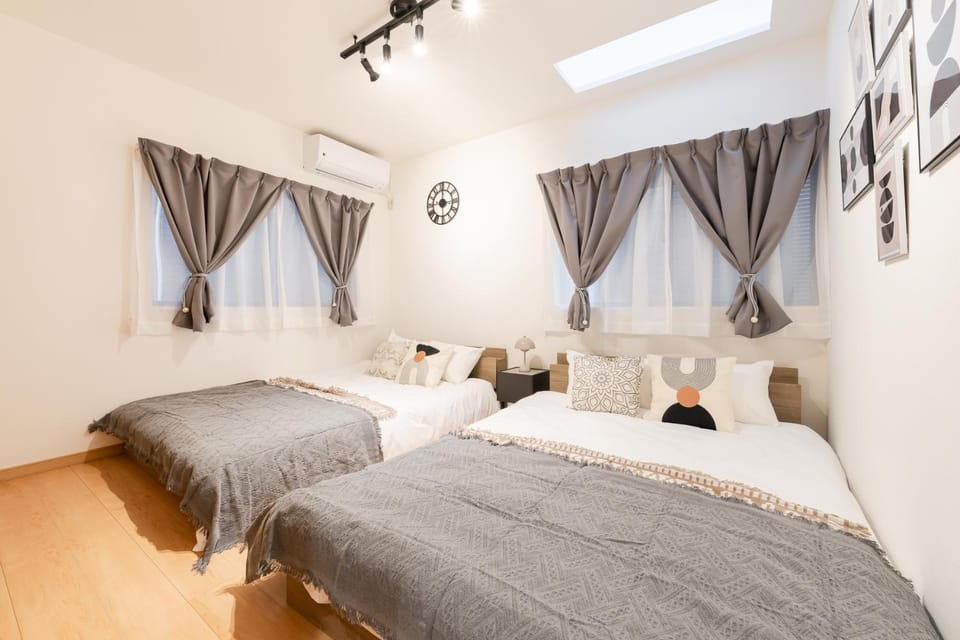 Bed, Bedroom, air conditioner