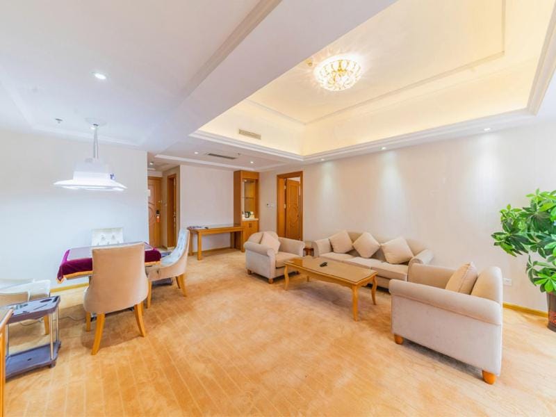 Vienna Hotel Shiyan Guangming Road Hotel in Shenzhen