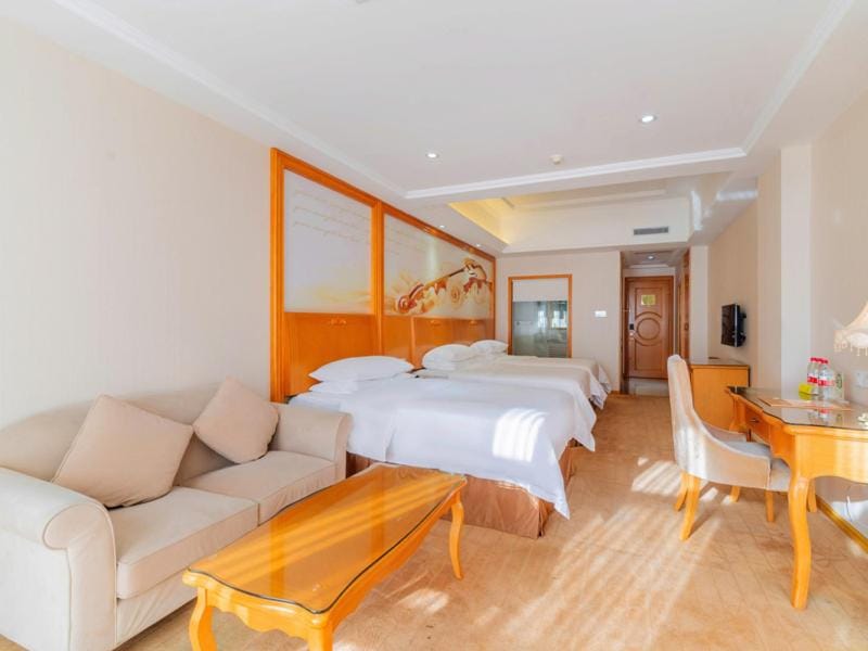 Vienna Hotel Shiyan Guangming Road Hotel in Shenzhen
