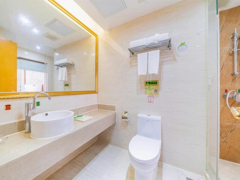Vienna Hotel Shiyan Guangming Road Hotel in Shenzhen