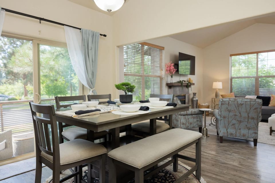 Pet-Friendly - Bend Sanctuary for 6 House in Bend