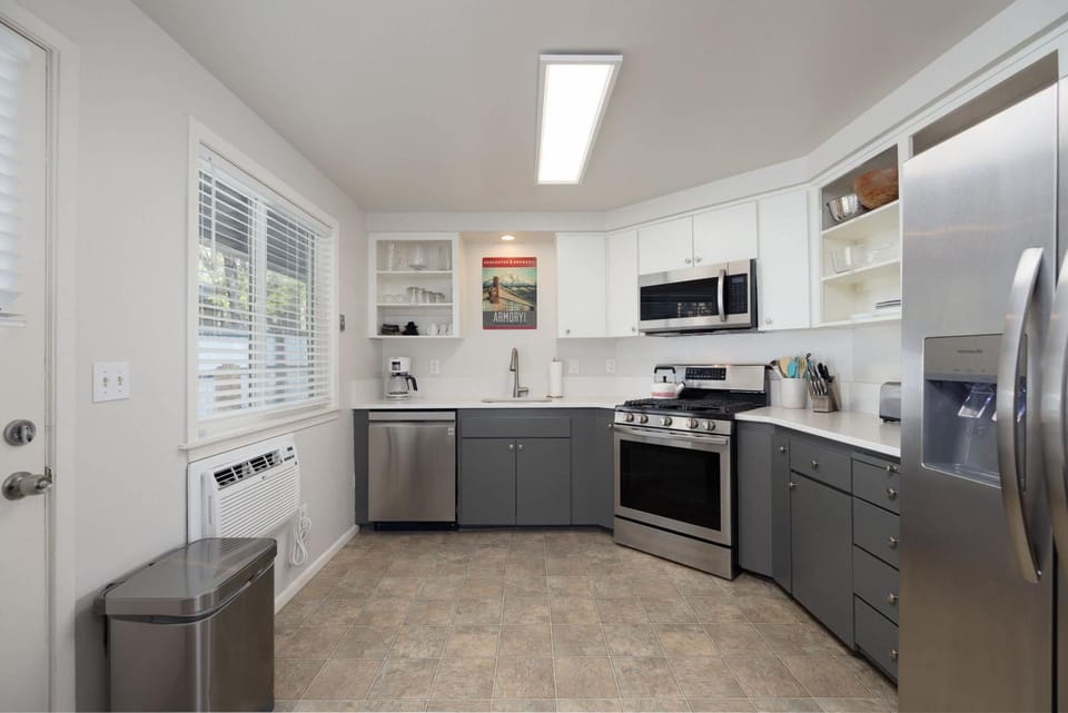 10min to Downtown Bend - Chic 2BDR House in Bend
