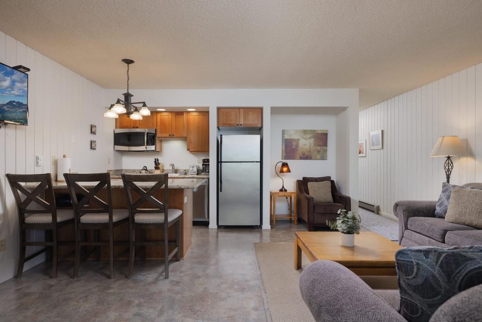 Ponderosa Vista - Resort Condo House in Bend
