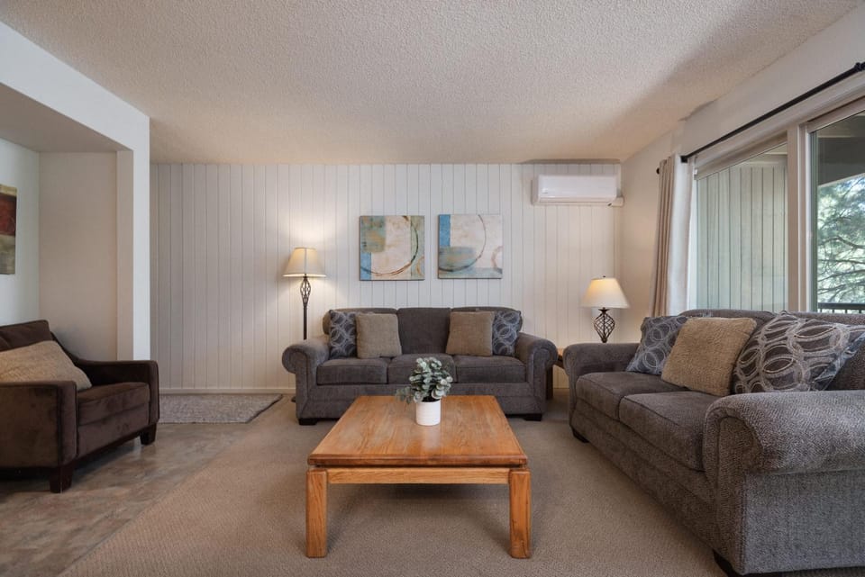 Ponderosa Vista - Resort Condo House in Bend