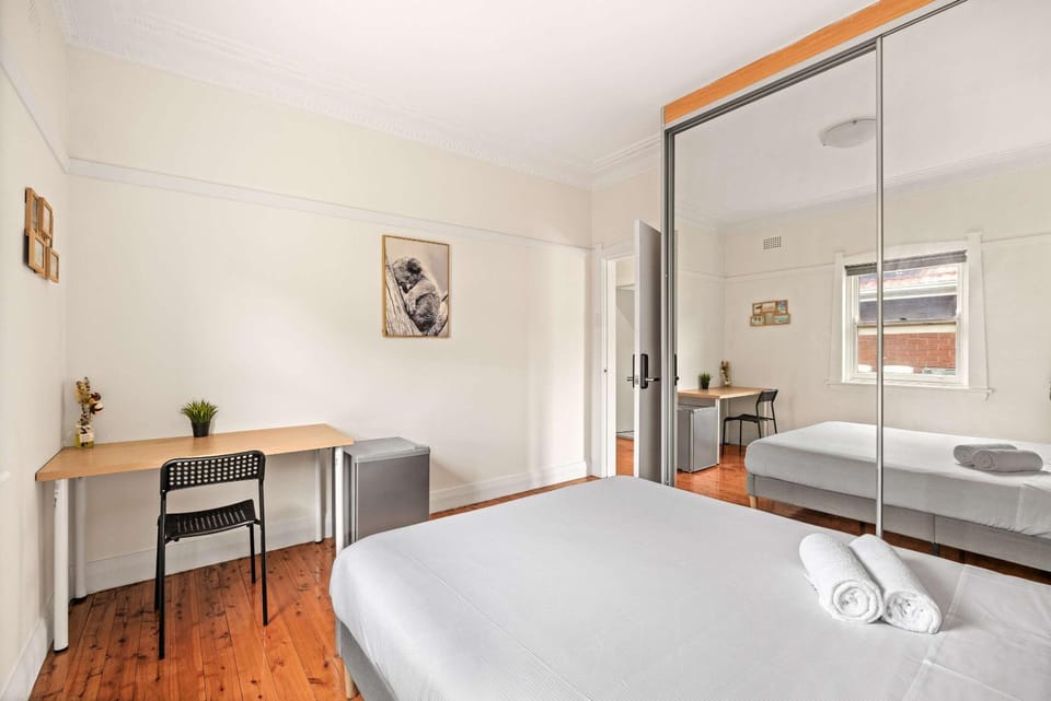 Comfortable & Affordable Stay in Padstow - Queen Room Retreat - Shared Bathroom Bed and Breakfast in Sydney