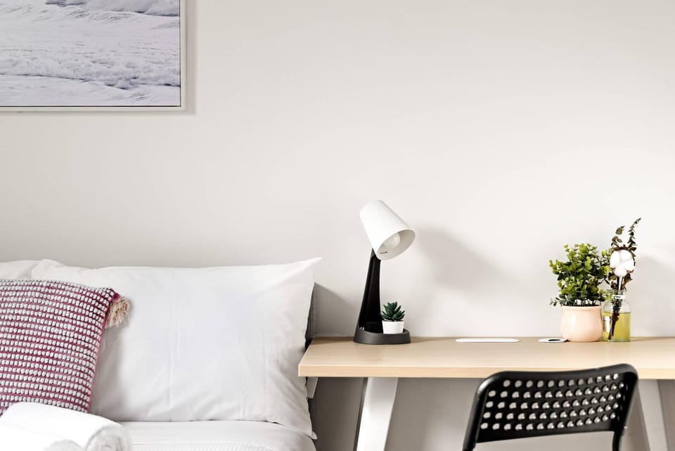 Inviting Double Room - A Peaceful Budget Stay in Padstow - Shared Bathroom Bed and Breakfast in Sydney