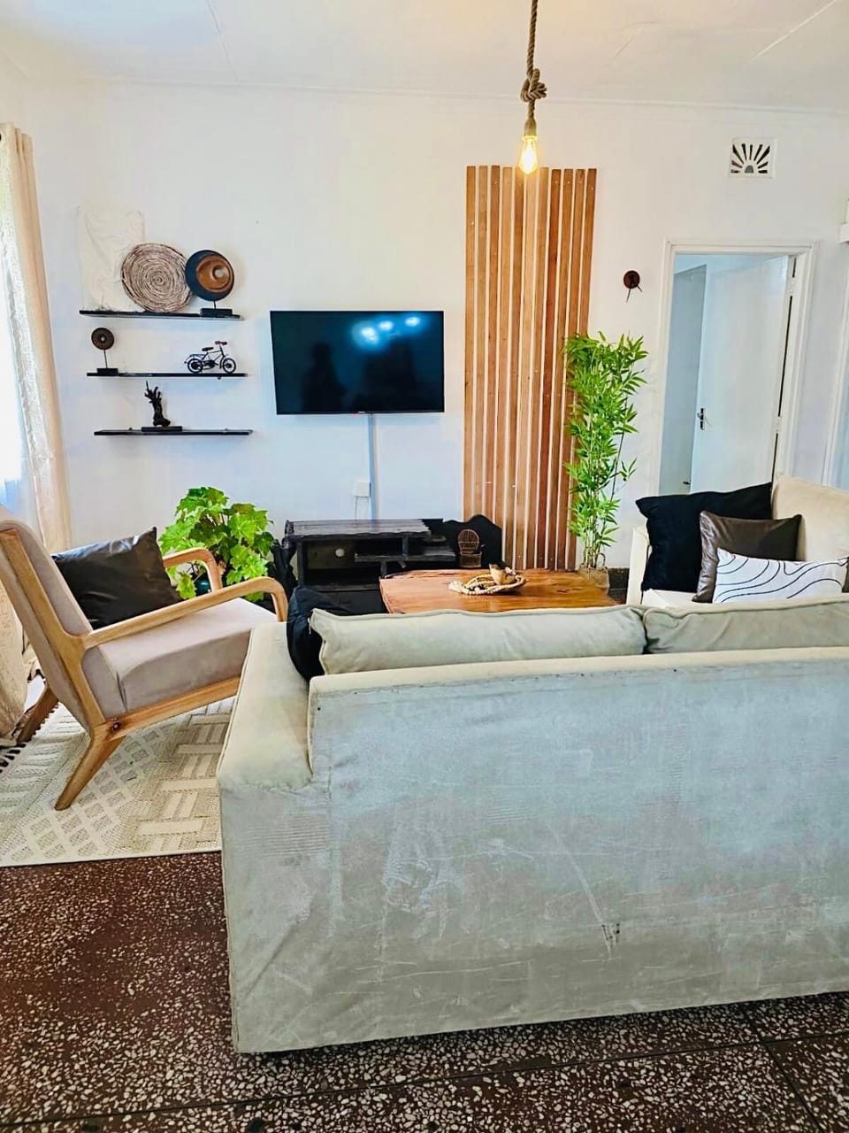 Communal lounge/ TV room, TV and multimedia, Living room, Seating area, Evening entertainment