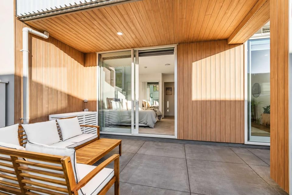 Central 1BR Apartment with Kitchen & Patio House in Christchurch