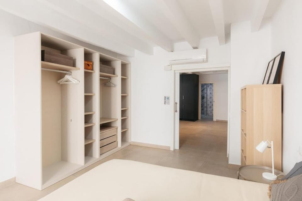 Comfort & Charm in the Center Apartment in Valencia