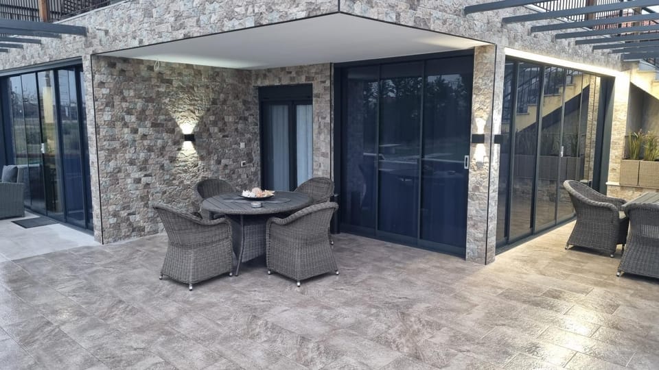 Patio, Day, View (from property/room), Balcony/Terrace, Seating area, Dining area