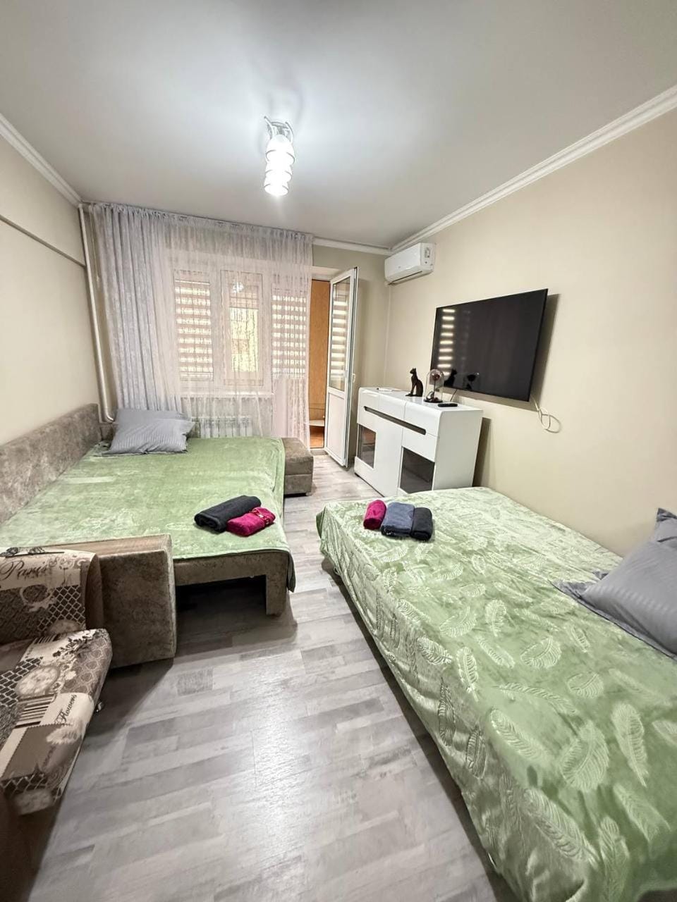 Уют на Карасай Батыра рядом с Вознесенским кафедральным собором и метро Apartment in Almaty