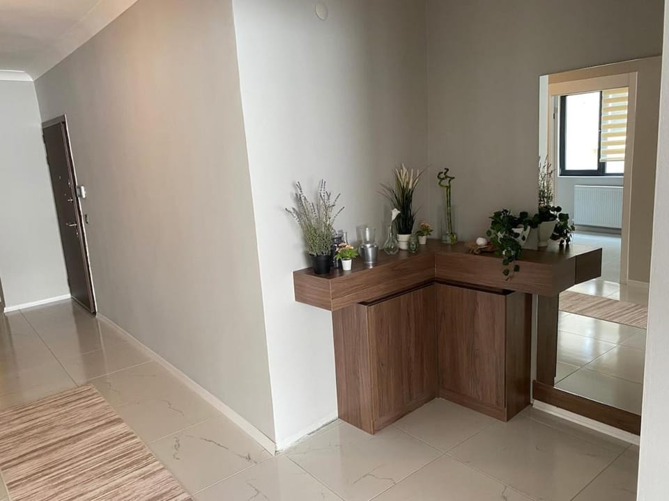 1004 Close to central peaceful and spacious consulates Apartment in Ankara
