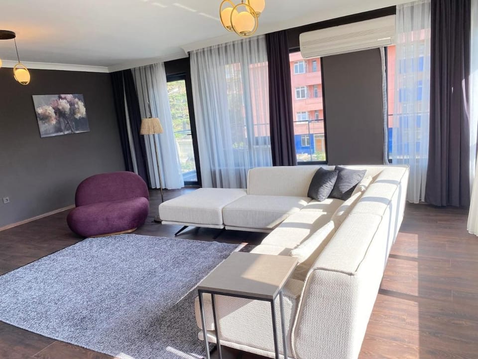 1007 Central 3 plus 1 Wide Close to Consulates Apartment in Ankara
