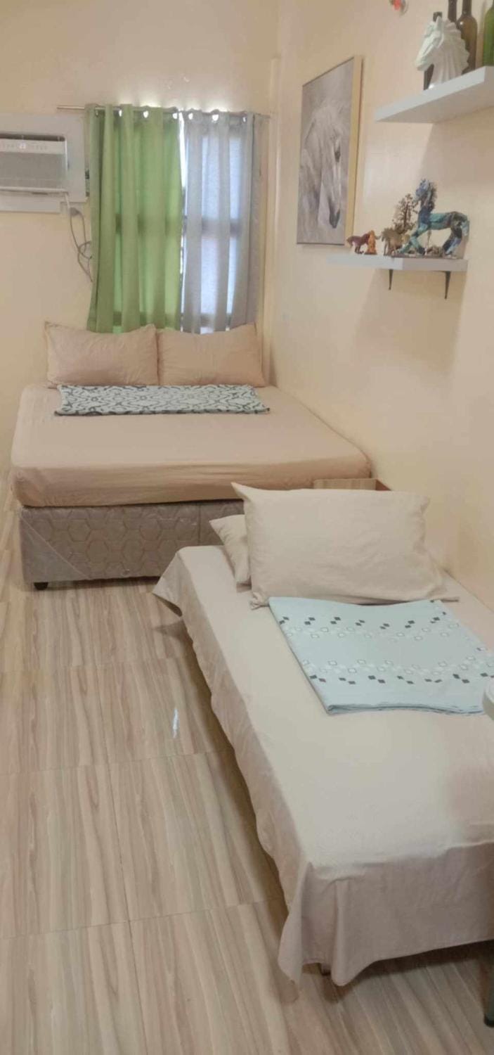 Bed, Bedroom, air conditioner