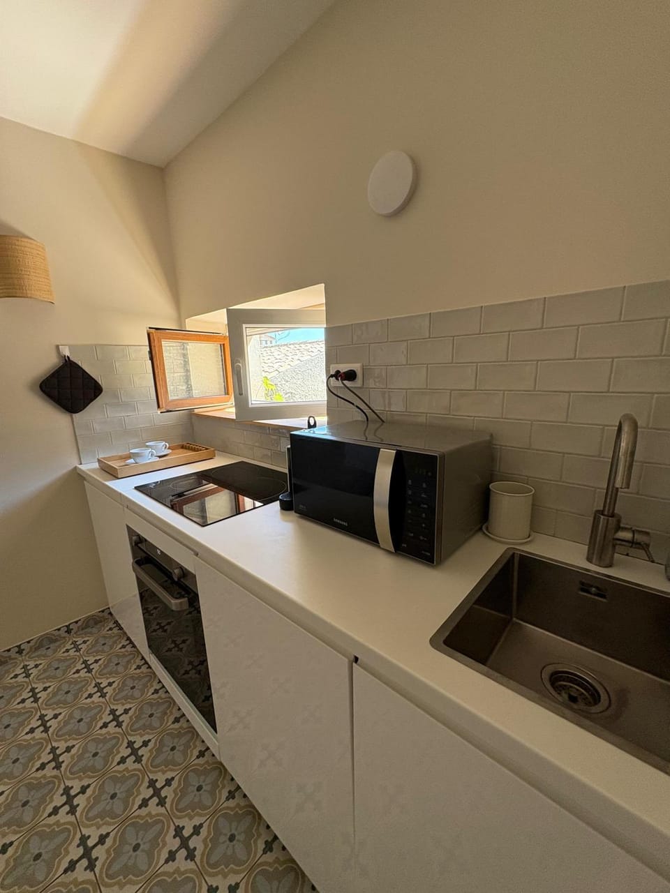 Charmant 2 pièces avec vue Mer au coeur du village Apartment in Cagnes-sur-Mer