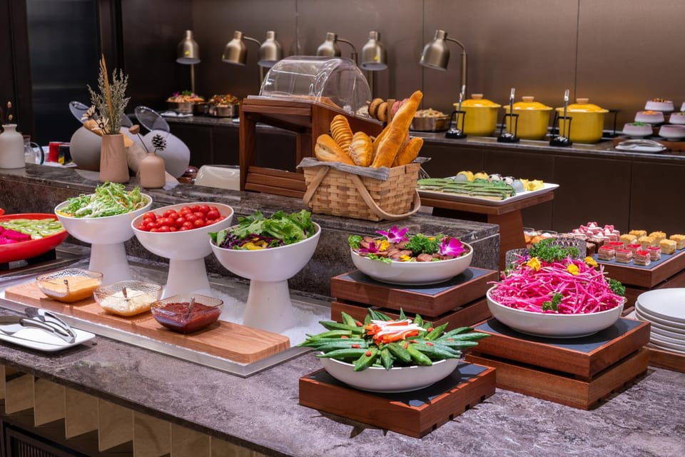 Restaurant/places to eat, Restaurant/places to eat, Food and drinks, Food, Buffet breakfast