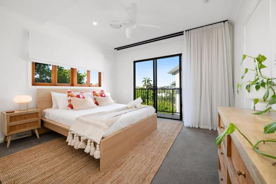 Toilet, Bed, Natural landscape, Bathroom, Balcony/Terrace, Photo of the whole room, Bedroom, hair dryier, towels