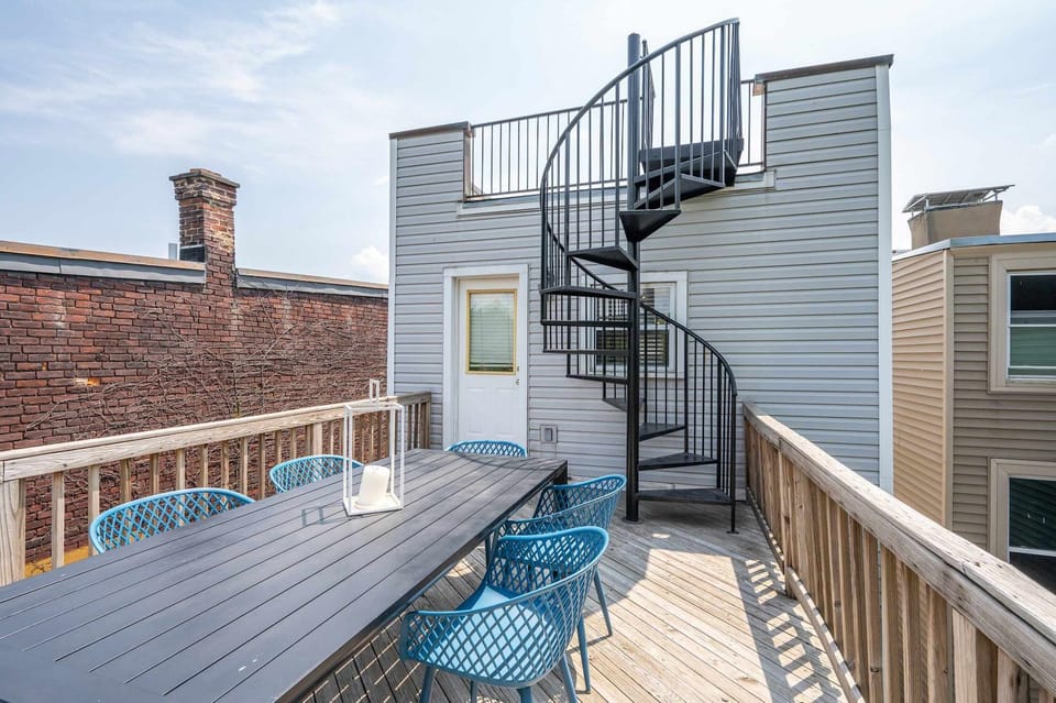 Cityscape Escape - Local Eateries House in Cincinnati