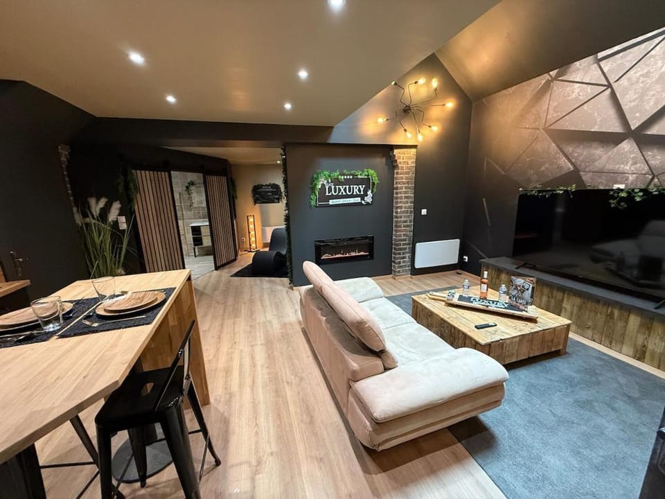 LUXURY VENDÔME - Loft - suite de luxe - Jacuzzi - Appartement entier Apartment in Vendôme