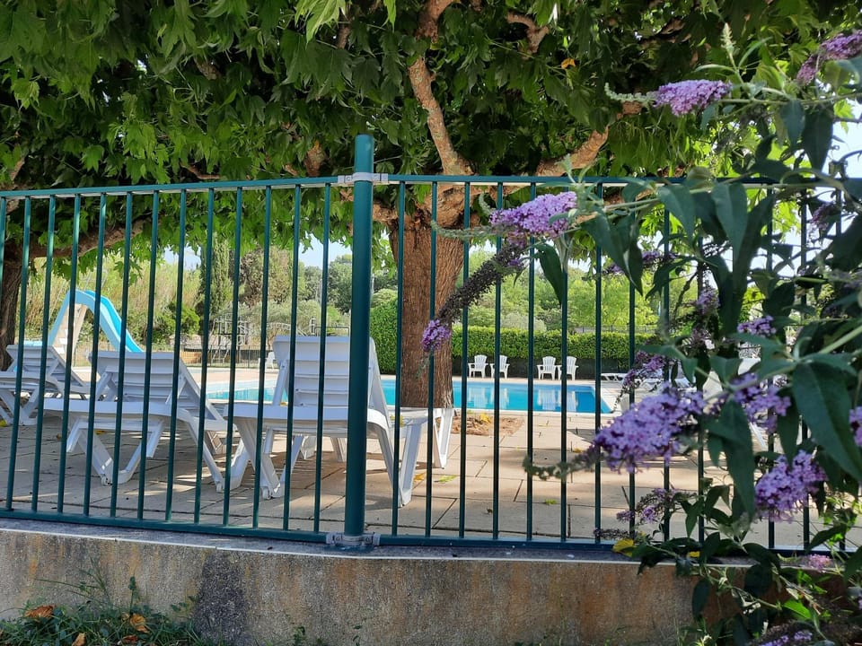 camping le pontet Campground/ 
RV Resort in Saint-Martin-d'Ardèche