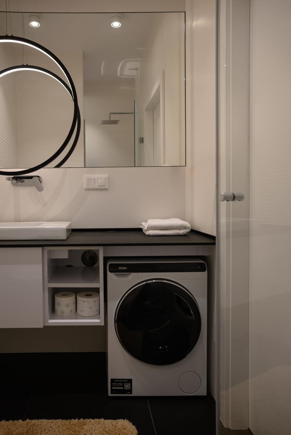 Bathroom, washing machine
