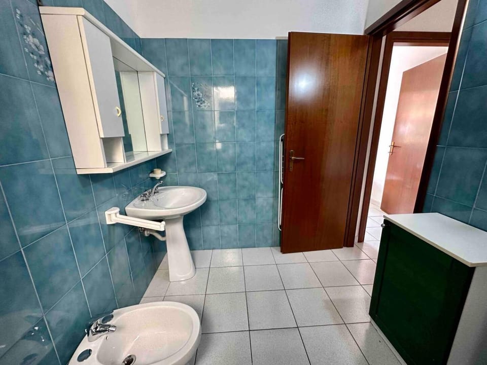 Corallo Spacious place to stay steps from the sea Apartment in La Caletta