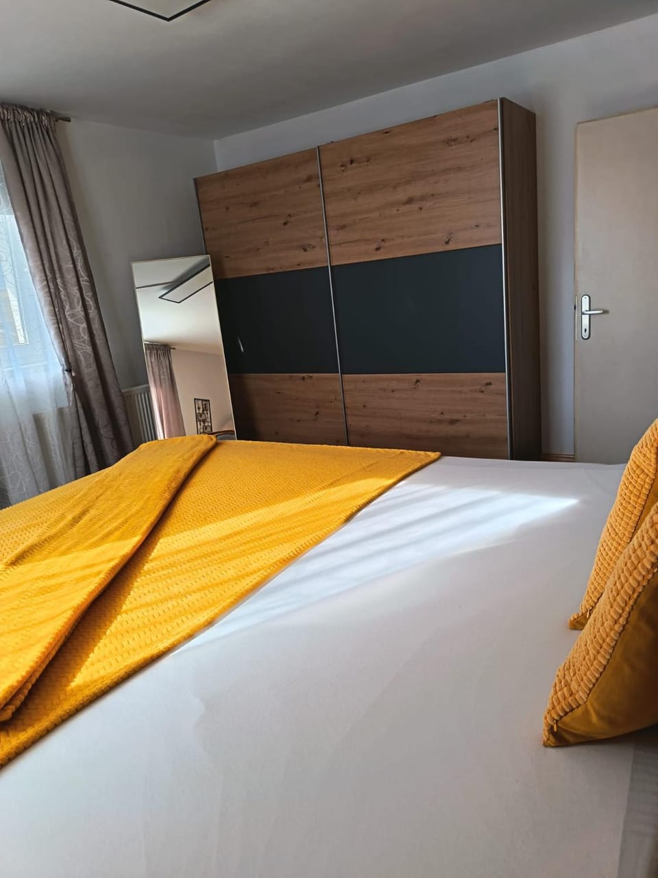 Bed, Photo of the whole room, Bedroom, wardrobe