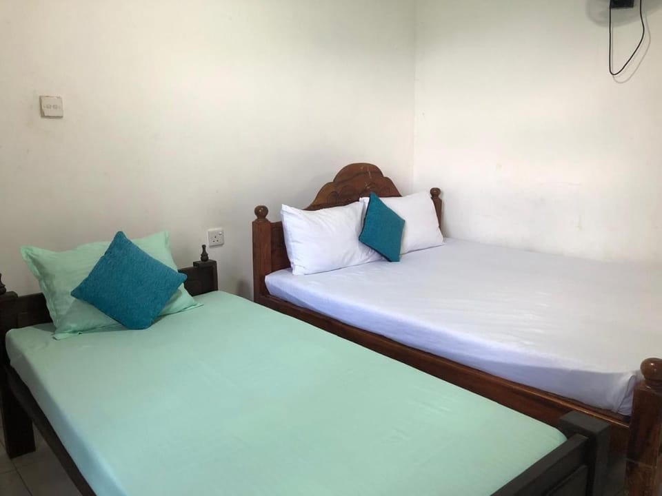 SuiteSpot Guest House Bed and Breakfast in Sri Lanka