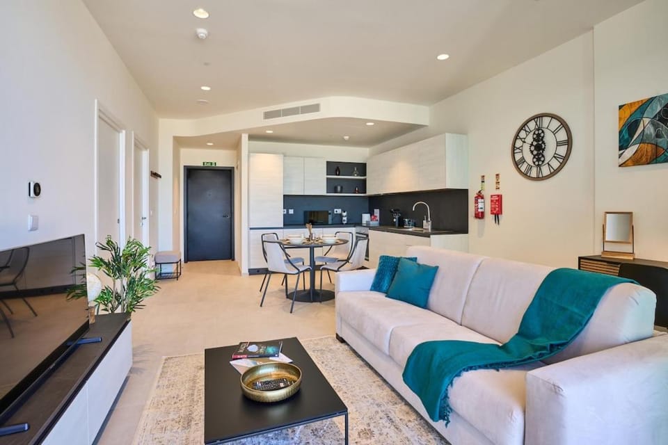 Kitchen or kitchenette, Living room, Seating area