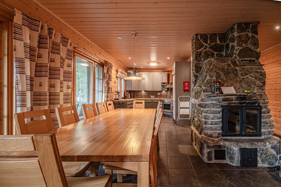 Seating area, Dining area
