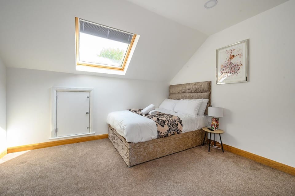 -RA7B- For your relaxed and Cosy stay with Free WiFi Vacation rental in Dewsbury