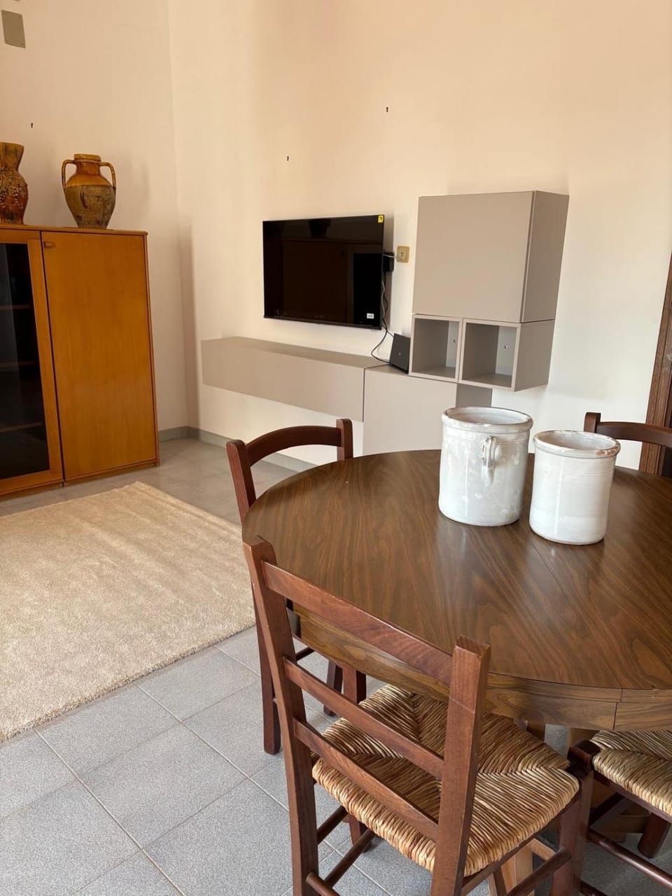 TV and multimedia, Living room, Dining area