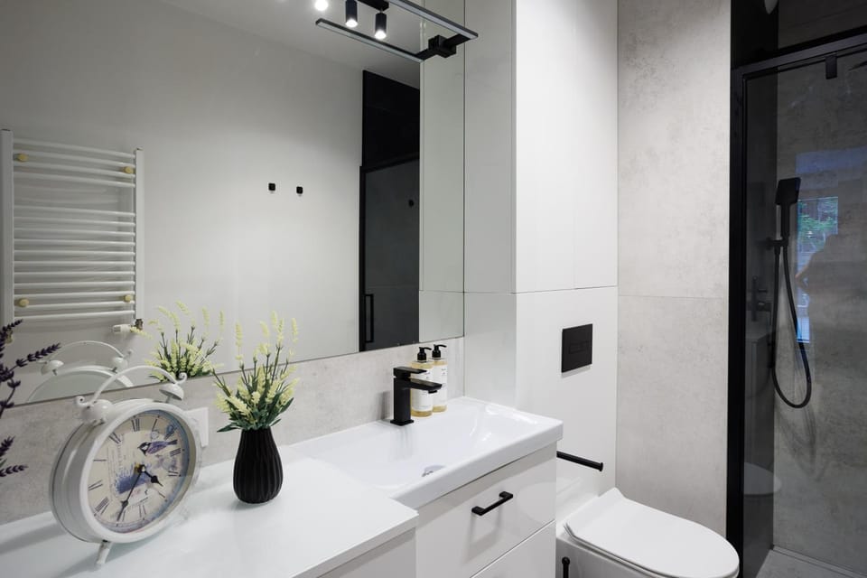 Shower, Bathroom