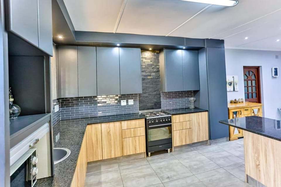 6 Robbins Road House in Dolphin Coast