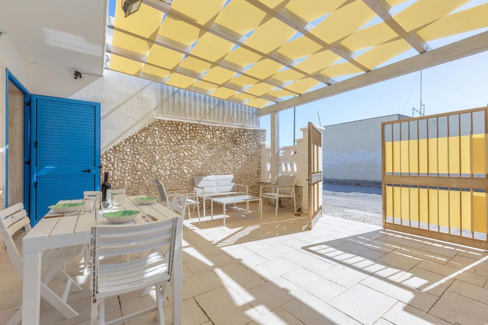 Patio, Dining area