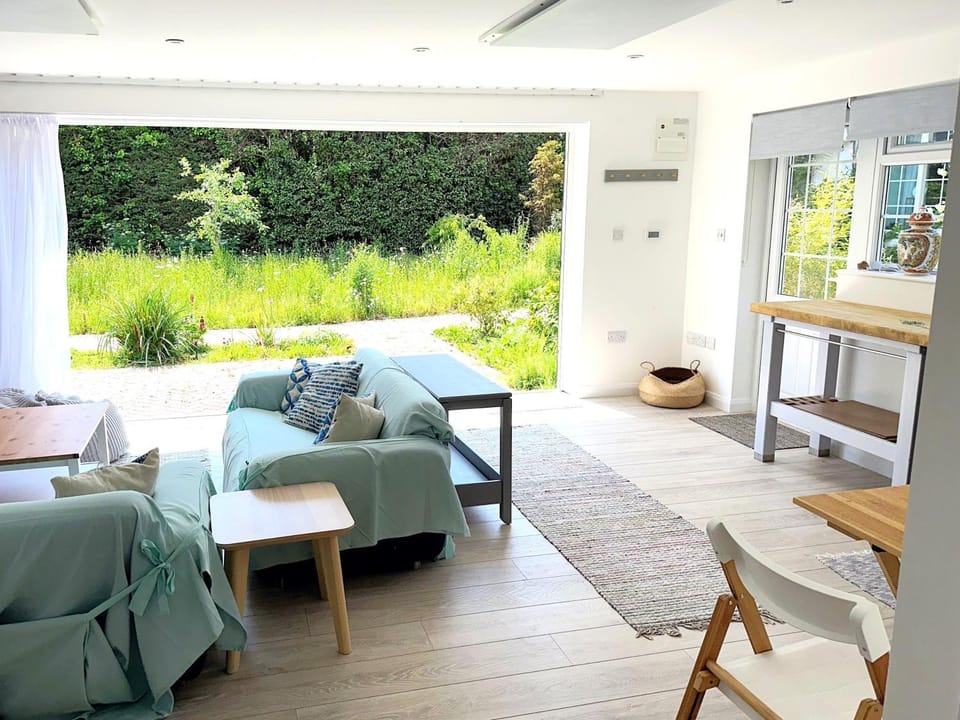 Living room, Garden view